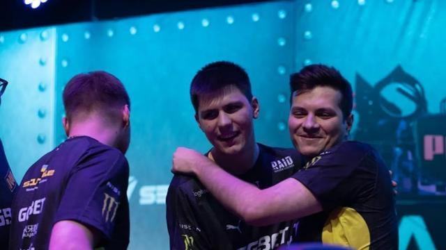 然而依旧面 然而依旧面