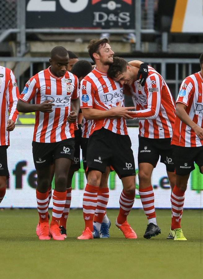 助攻里夫斯 助攻里夫斯